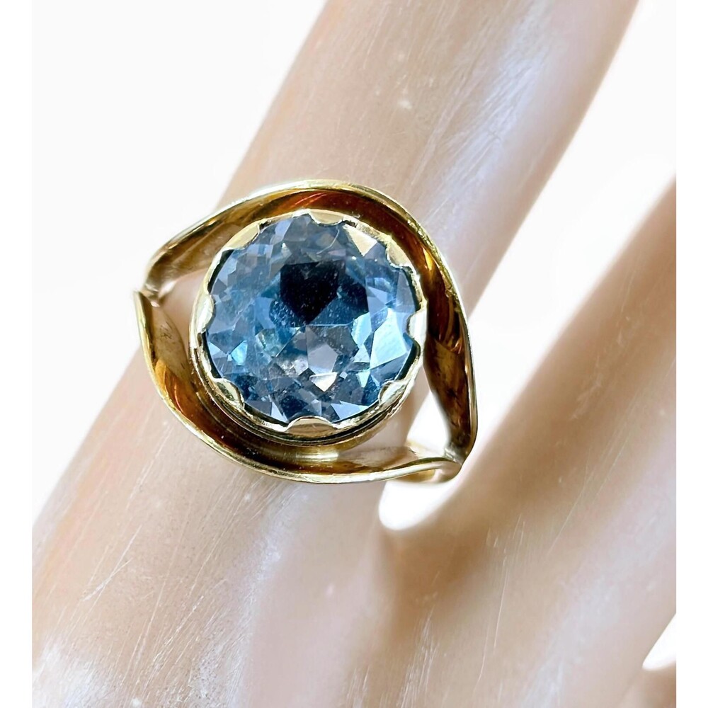 Vintage 14K Ring, Blue Topaz, Yellow Gold, Unique Eye Setting, Custom, 5 Carat